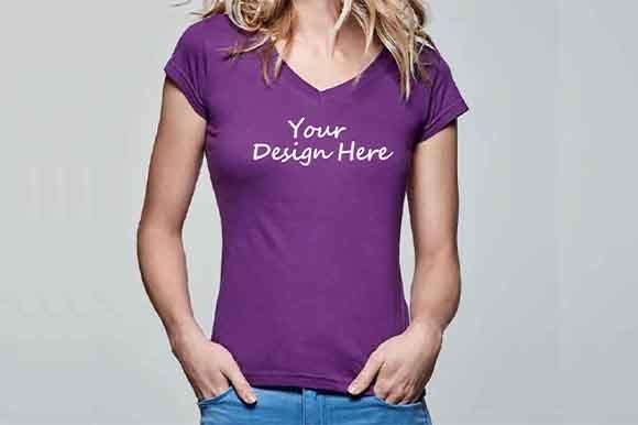 Modern Women Purple T-Shirt Mockup Gráfico Mockups de Productos Por Mahin Studio