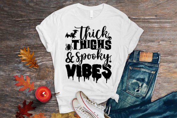 Thick Thighs & Spooky Vibes Grafik T-shirt Designs Von CreativeSVGZone