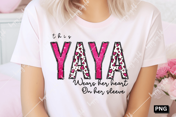 This Yaya Wears Her Heart on Her Sleeve Grafica Design di T-shirt Di happy svg club